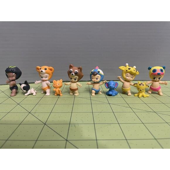 TWOZIES 10 Piece Baby Lot Two-Gether Babies & Pets Toy Mini Figure Set Twosies - Picture 1 of 6